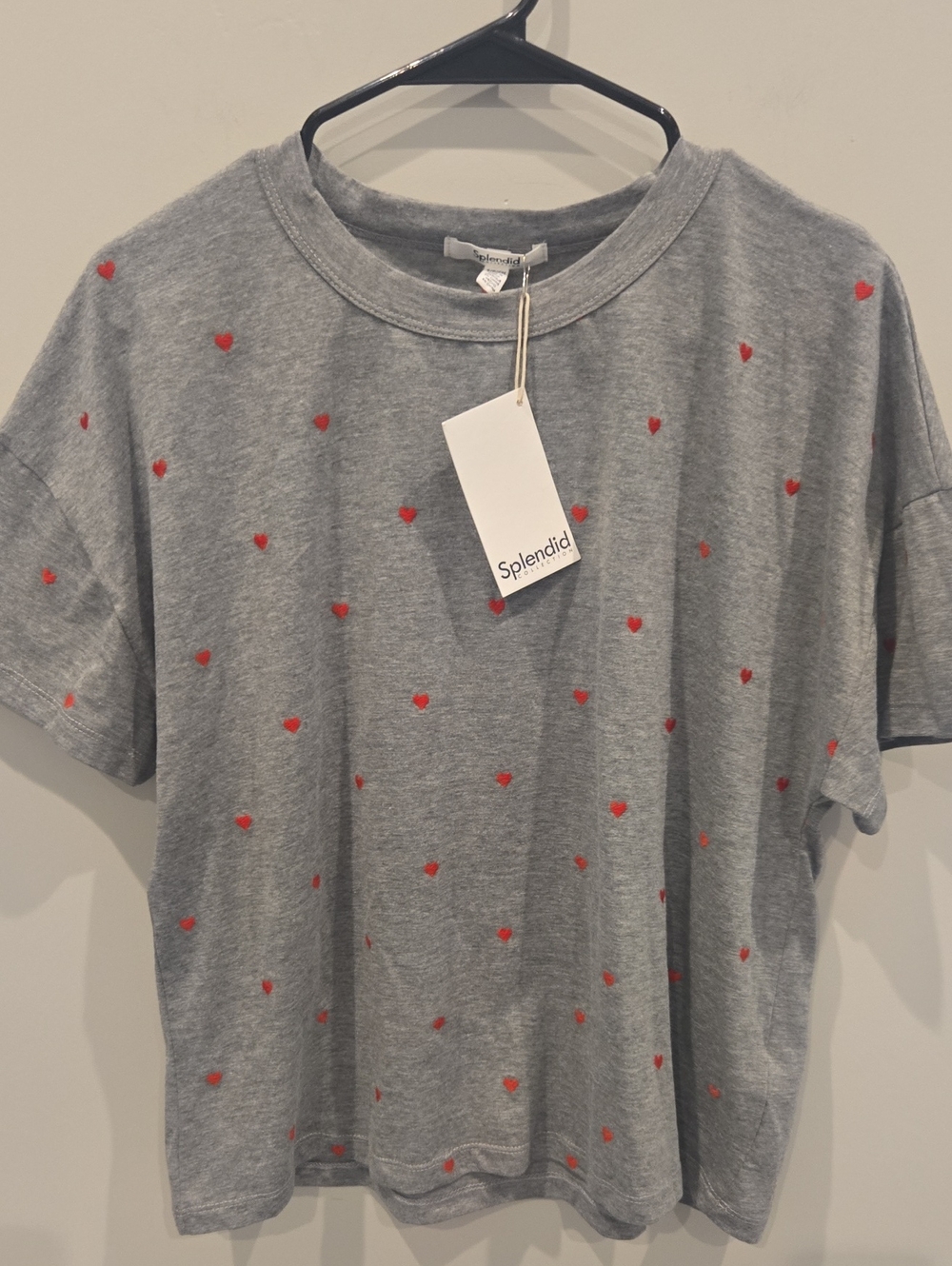 NWT Splendid Women's Gray T-Shirt with Red Heart Print. Size Small.